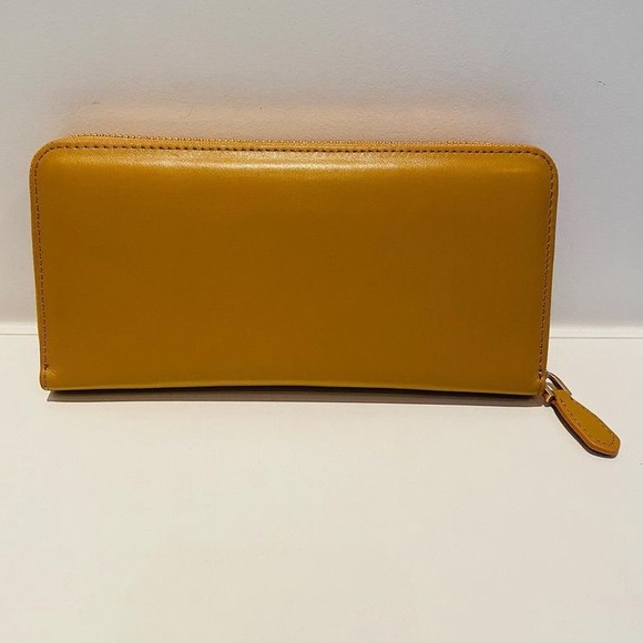 Brand new MARIO BY MARIO VALENTINO Leather Zip Around Full Size Wallet - Picture 3 of 6